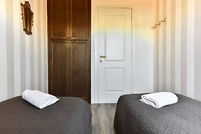 Pantheon View from Terrace Apartment