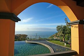 Quinta Girassol by Our Madeira