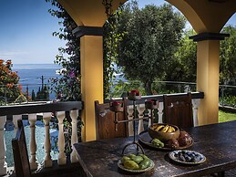 Quinta Girassol by Our Madeira