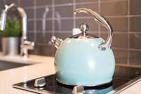 QuickStay Yorkville Condo - Yonge & Bloor