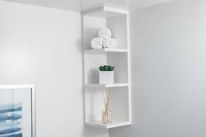 QuickStay Yorkville Condo - Yonge & Bloor