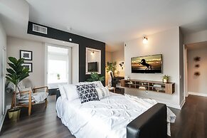 QuickStay Yorkville Condo - Yonge & Bloor