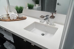 QuickStay Yorkville Condo - Yonge & Bloor