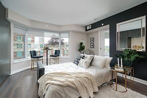 QuickStay Yorkville Condo - Yonge & Bloor