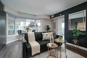 QuickStay Yorkville Condo - Yonge & Bloor
