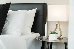 QuickStay Yorkville Condo - Yonge & Bloor