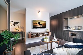 QuickStay Yorkville Condo - Yonge & Bloor