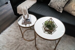 QuickStay Yorkville Condo - Yonge & Bloor