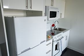 Backpacker College at EC Vancouver: APT Living