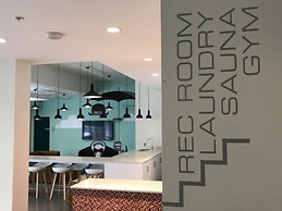 Backpacker College at EC Vancouver: APT Living