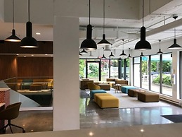 Backpacker College at EC Vancouver: APT Living