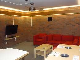 Backpacker College at University of Toronto - New College Residence - 