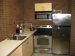 Backpacker College at University of Toronto - New College Residence - 