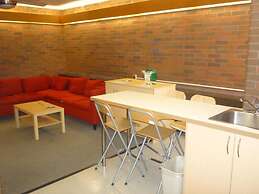 Backpacker College at University of Toronto - New College Residence - 