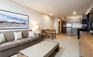 Pomeroy Inn & Suites Prince George