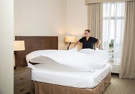 Pomeroy Inn & Suites Prince George