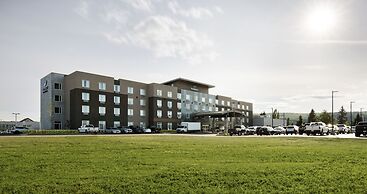 Pomeroy Inn & Suites Prince George