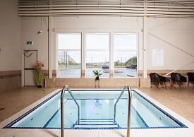 Pomeroy Inn & Suites Prince George