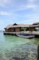 Pulau Pelangi Resort