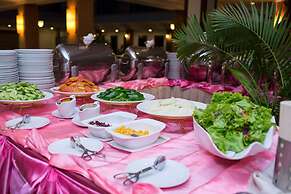 Smiling Deluxe Hotel