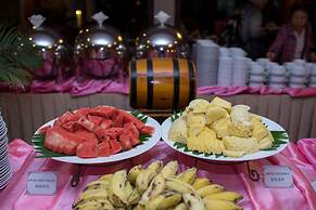 Smiling Deluxe Hotel