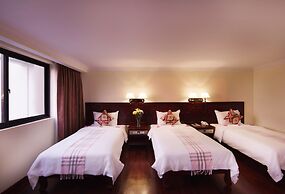 Smiling Deluxe Hotel