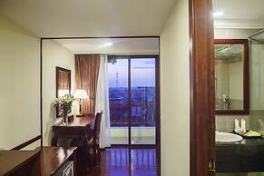 Smiling Deluxe Hotel