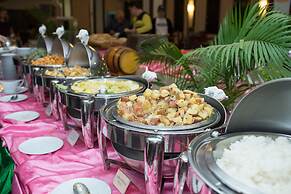 Smiling Deluxe Hotel