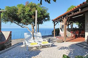 Stonecliff Cottage by Our Madeira