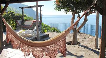 Stonecliff Cottage by Our Madeira