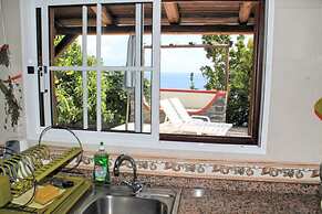 Stonecliff Cottage by Our Madeira