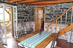 Stonecliff Cottage by Our Madeira