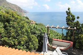 Stonecliff Cottage by Our Madeira