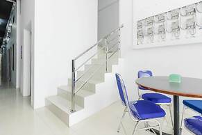 RedDoorz near Hayam Wuruk