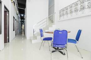 RedDoorz near Hayam Wuruk