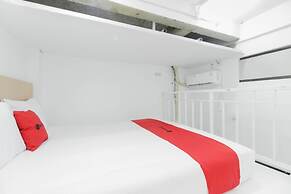 RedDoorz near Hayam Wuruk