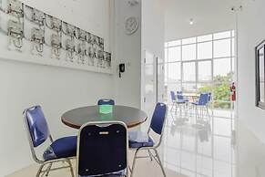 RedDoorz near Hayam Wuruk