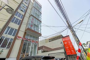 RedDoorz near Hayam Wuruk