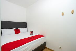 RedDoorz Plus @ Danau Sunter Utara