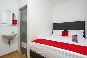 RedDoorz Plus @ Danau Sunter Utara