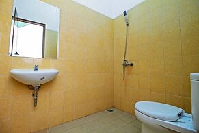 RedDoorz Syariah near Mercu Buana University