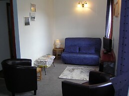 Snowgoose Apartments & Blacksmith Bunkhouse