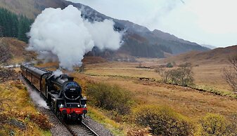 Snowgoose Apartments & Blacksmith Bunkhouse