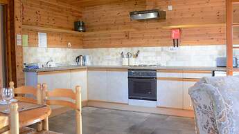 Snowgoose Apartments & Blacksmith Bunkhouse