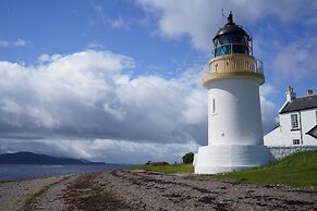 Snowgoose Apartments & Blacksmith Bunkhouse