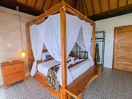West Break Bali Medewi