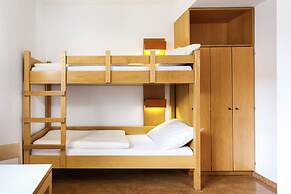 DJH Garmisch- Partenkirchen - Hostel