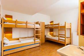 DJH Garmisch- Partenkirchen - Hostel