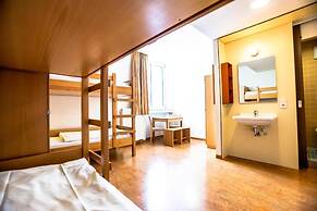 DJH Garmisch- Partenkirchen - Hostel