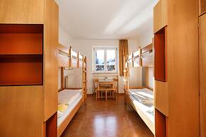 DJH Garmisch- Partenkirchen - Hostel